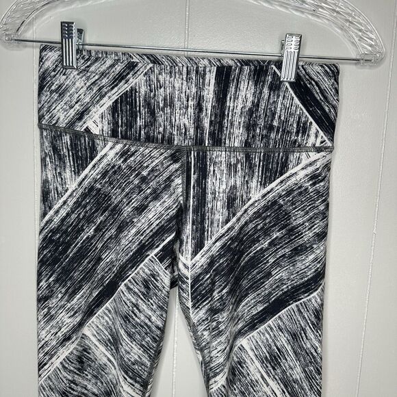 Lululemon Wunder Under Crop II Heath Wave Black White Size 4 Workout Leggings - Picture 4 of 13